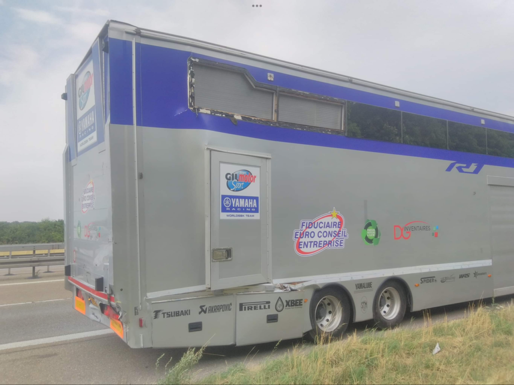 Trailer Gil Motor Sport-Yamaha accidented going to Most Circuit, Czech Republic.