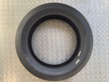 Dunlop Radial Slick neuf 200/70R17 - KR108 VAL33 dot 1322