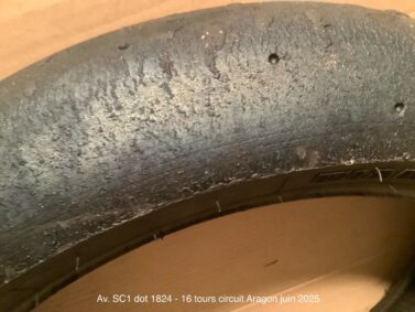 Lot de 21 pneus Pirelli Diablo Superbike